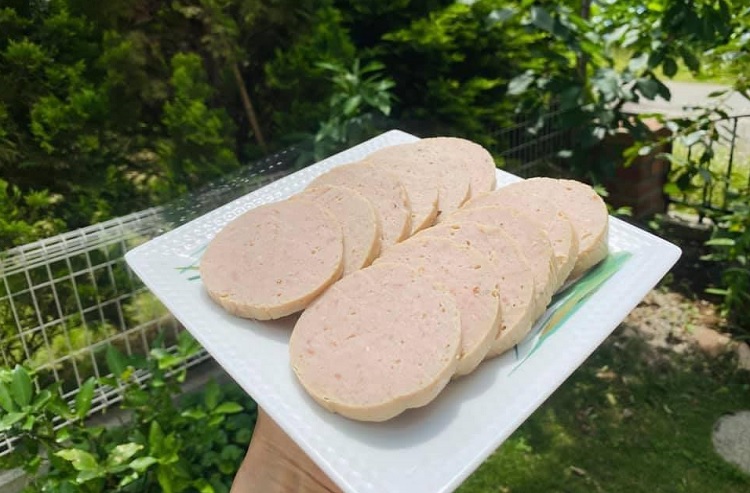 Chả lụa Chợ Qu&ecirc; - Sự chọn lựa tuyệt vời cho m&acirc;m cơm Việt