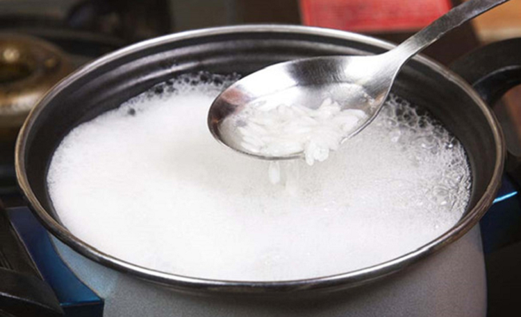 T&aacute;c dụng kỳ diệu của nước cơm m&agrave; ai nu&ocirc;i con nhỏ cũng kh&ocirc;ng thể bỏ qua